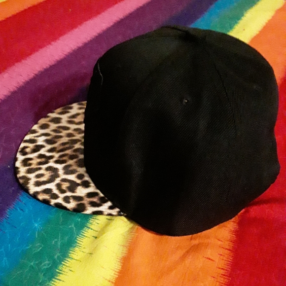 "A" Unisex Snapback With Diamond & Leopard Print - Picture 9 of 13